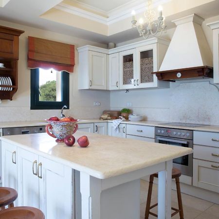 Avra Private Suites Lassi  Bagian luar foto