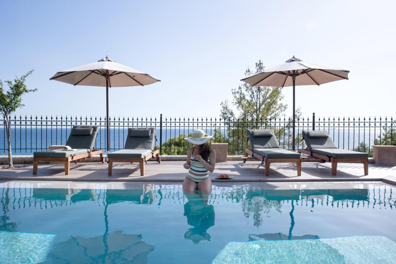 Avra Private Suites Lassi  Bagian luar foto
