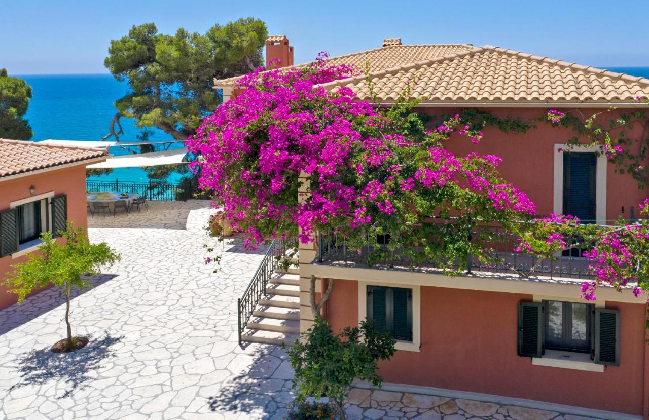 Avra Private Suites Lassi  Bagian luar foto