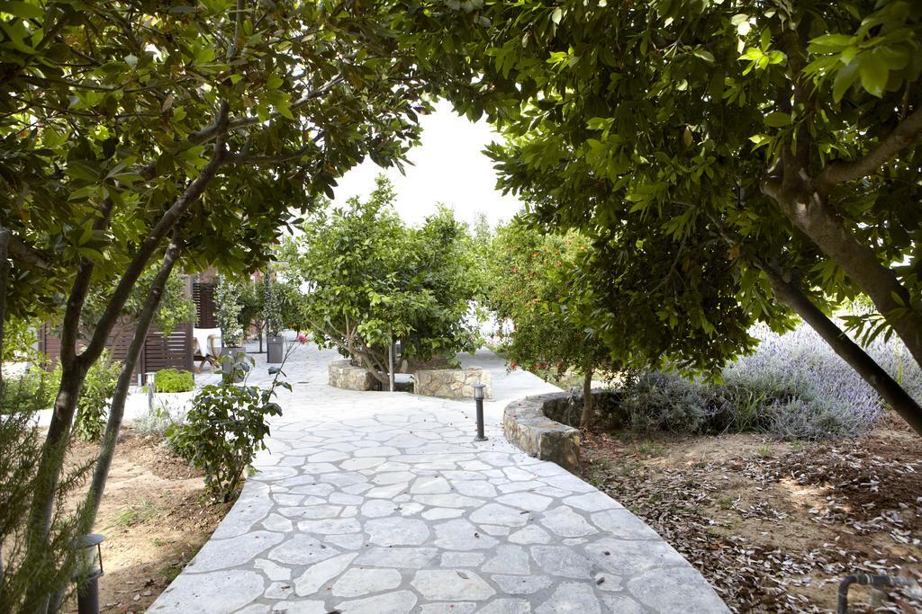 Avra Private Suites Lassi  Bagian luar foto