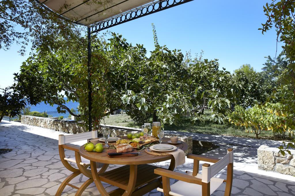 Avra Private Suites Lassi  Bagian luar foto