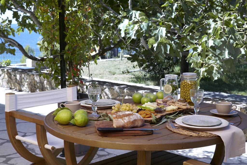 Avra Private Suites Lassi  Bagian luar foto