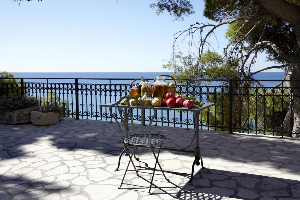 Avra Private Suites Lassi  Bagian luar foto