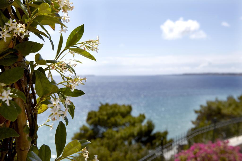 Avra Private Suites Lassi  Bagian luar foto
