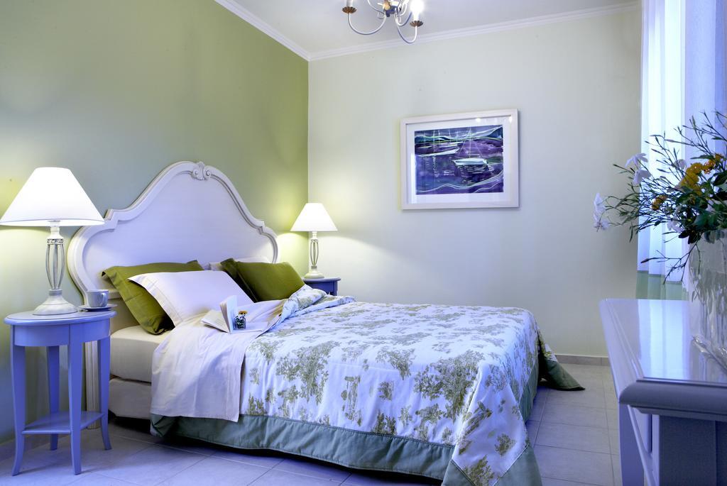 Avra Private Suites Lassi  Bagian luar foto