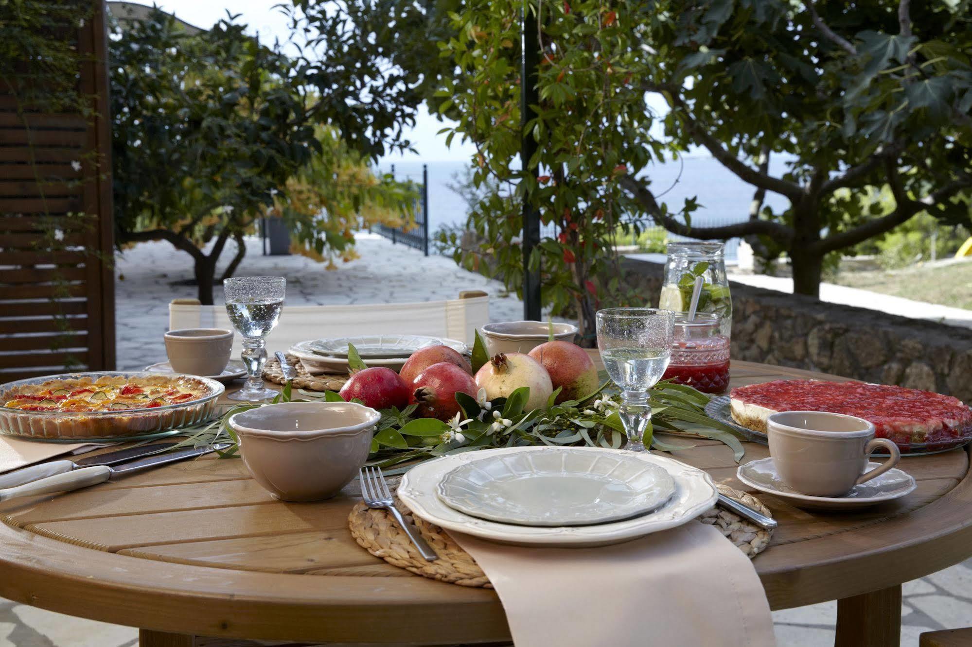 Avra Private Suites Lassi  Bagian luar foto