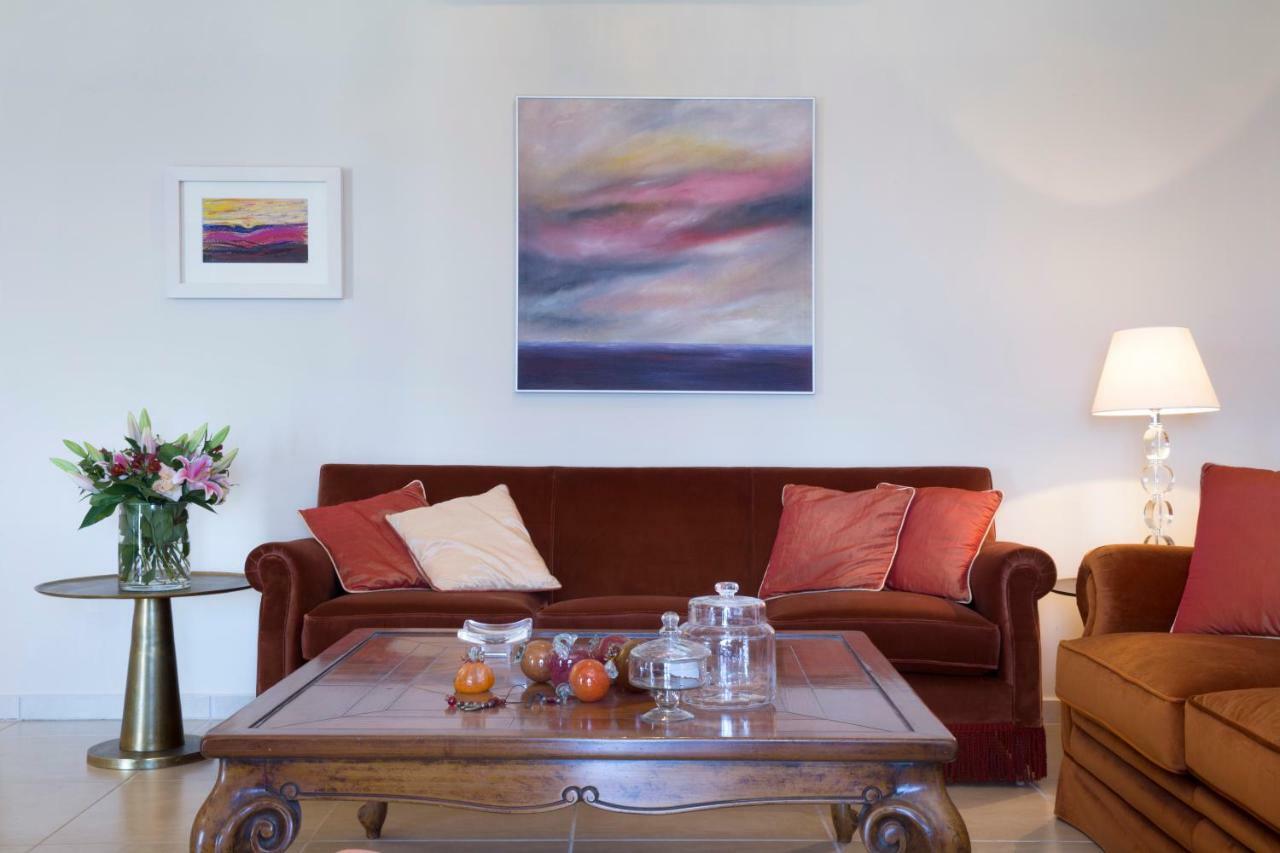 Avra Private Suites Lassi  Bagian luar foto