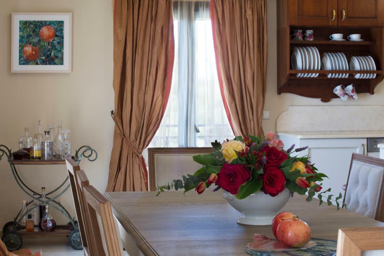 Avra Private Suites Lassi  Bagian luar foto