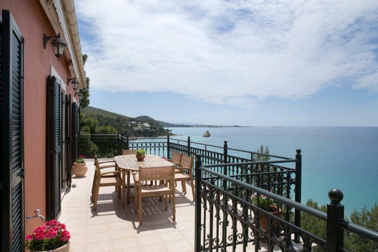 Avra Private Suites Lassi  Bagian luar foto
